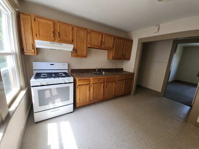 64 Ellsworth Ave in New Haven, CT - Building Photo - Building Photo