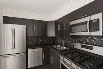 1475 Rebecca Dr in Hoffman Estates, IL - Building Photo - Building Photo