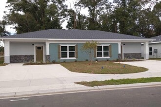 Greyes Place in Crawfordville, FL - Building Photo - Building Photo