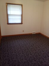 7314 W Oklahoma Ave, Unit UPPER $1050 in West Allis, WI - Foto de edificio - Building Photo
