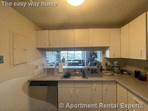 175 Beacon St, Unit #410 in Somerville, MA - Building Photo - Building Photo
