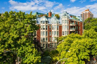 La Promenade de la montagne in Outremont, QC - Building Photo