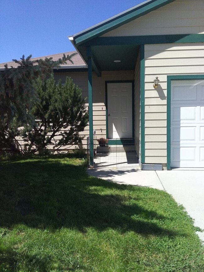501 N Hunters Way