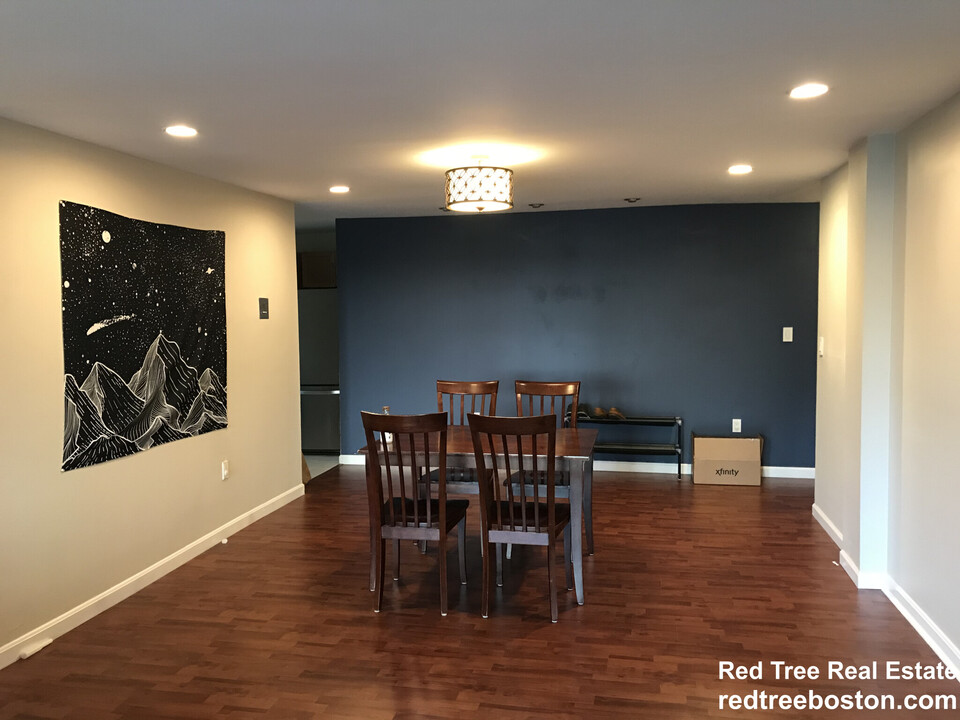 500 Salem St, Unit 1 in Medford, MA - Foto de edificio