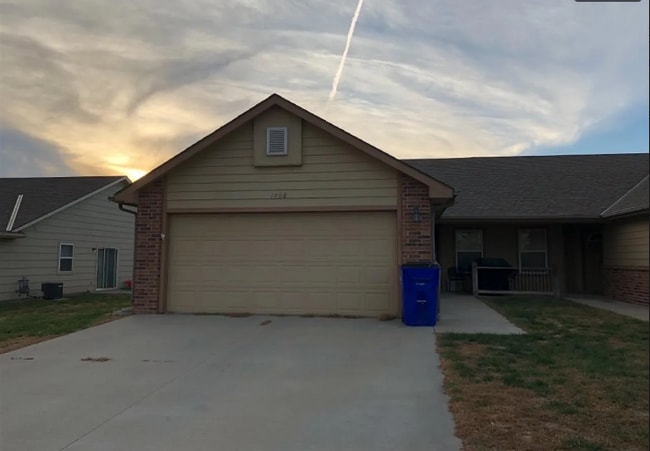 property at 1708 Hickory Ln