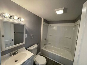 559 Silver St in Manchester, NH - Building Photo - Building Photo