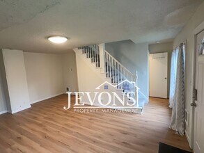 723 S Sprague Ave in Tacoma, WA - Building Photo - Building Photo