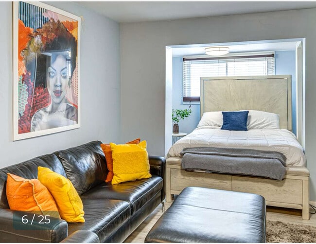 8136 S Kedzie Ave in Chicago, IL - Building Photo - Building Photo