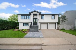 1 Saratoga St in Lido Beach, NY - Building Photo