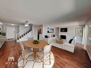 Del Estrado Townhomes in Lubbock, TX - Foto de edificio - Building Photo