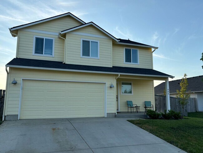 405 Cardinal Ave in Winlock, WA - Building Photo - Building Photo