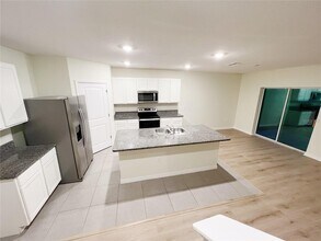 16336 Little Garden Dr in Wimauma, FL - Building Photo - Building Photo