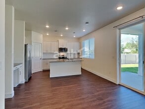 979 N Nichole Ave in Boise, ID - Building Photo - Building Photo