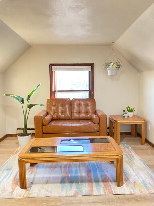 192 Grand Ave, Unit 2F Photo