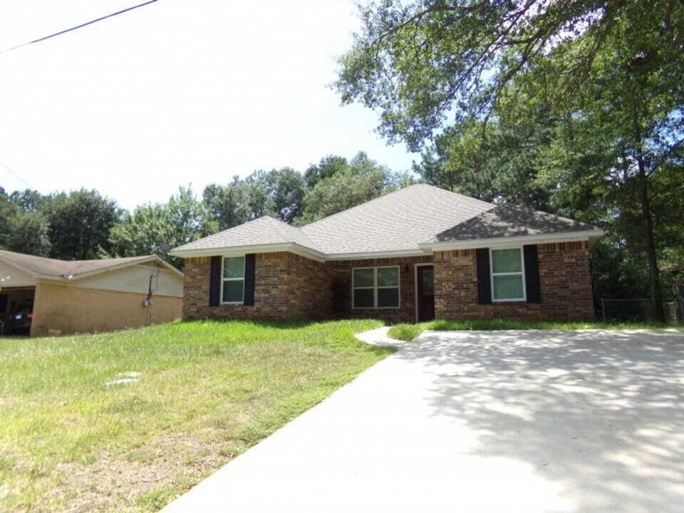 4715 Pearl St in Nacogdoches, TX - Building Photo