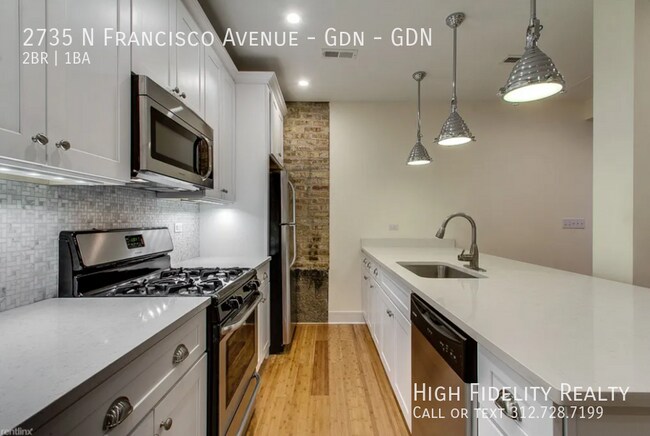 2735 N Francisco Ave in Chicago, IL - Building Photo - Building Photo