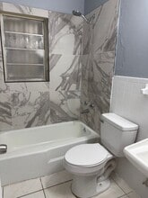 1176 W 32nd St in West Palm Beach, FL - Foto de edificio - Building Photo