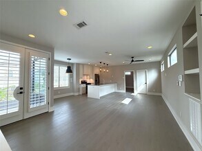 1015 E 27th St in Houston, TX - Building Photo - Building Photo