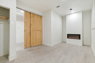 2604 Chartres St in New Orleans, LA - Building Photo - Interior Photo