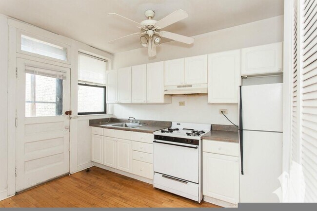 1941 W Winnemac Ave, Unit 1910-3 in Chicago, IL - Building Photo - Building Photo