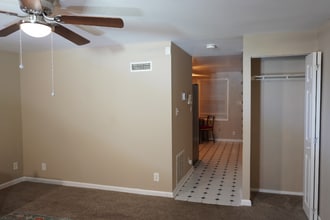 7936 Wynbrook Rd in Baltimore, MD - Foto de edificio - Building Photo