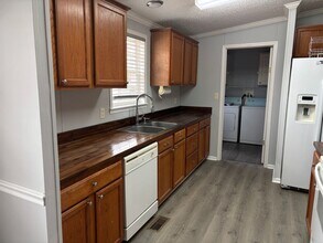 129 Bayshore Dr in Cape Carteret, NC - Building Photo - Building Photo