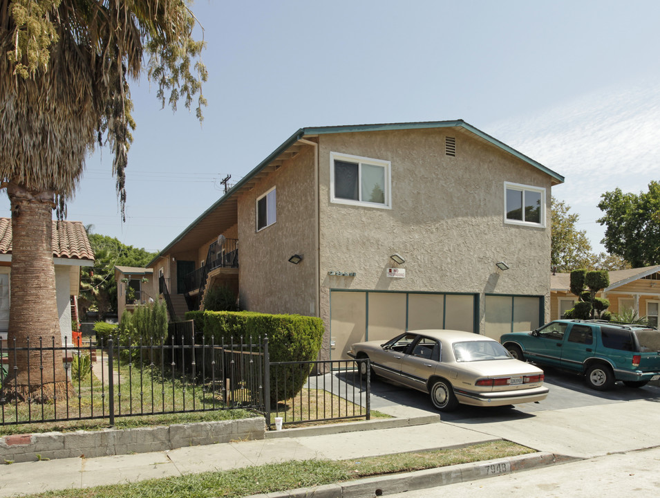 7948 Comstock Ave in Whittier, CA - Foto de edificio