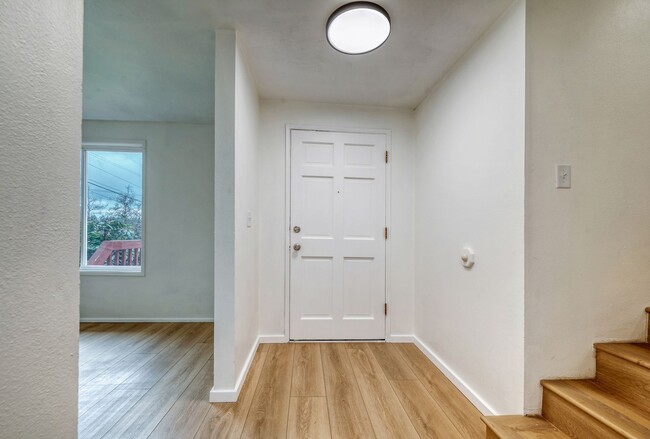 295-297 Coachman Dr in Eugene, OR - Foto de edificio - Building Photo