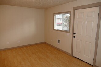 15028 SE Arista Dr in Portland, OR - Building Photo - Building Photo