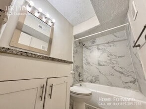 1988 Cambridge Dr in Lexington, KY - Building Photo - Building Photo