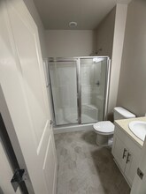 1049 SW 99th Pl in Seattle, WA - Foto de edificio - Building Photo