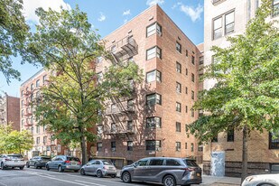 13333 Sanford Ave in Flushing, NY - Building Photo