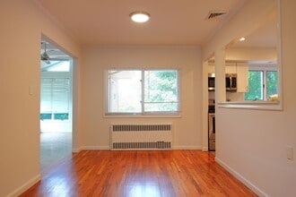 29 Charmian St in Huntington Station, NY - Building Photo - Building Photo