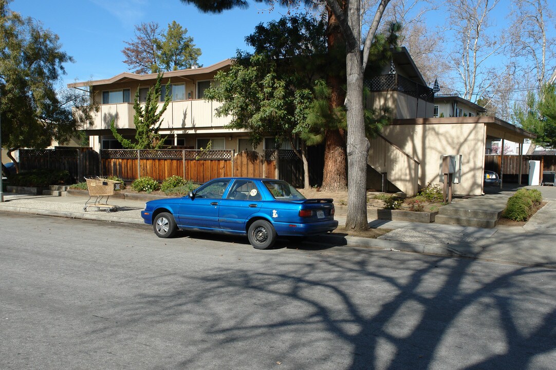 170 Acalanes Dr in Sunnyvale, CA - Foto de edificio