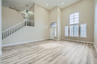 9272 W Viking Rd in Las Vegas, NV - Building Photo - Building Photo