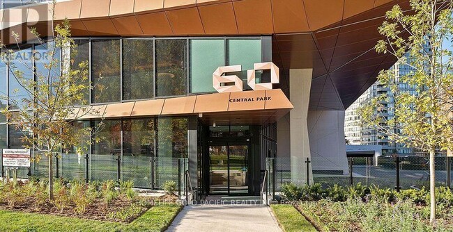 60 Central Park Roadway in Toronto, ON - Building Photo - Building Photo