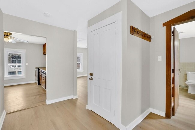 11 Russell Rd in Huntington, MA - Building Photo - Building Photo