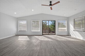 1712 E Mulberry Dr, Unit 1712 E Mulberry Drive in Tampa, FL - Foto de edificio - Building Photo