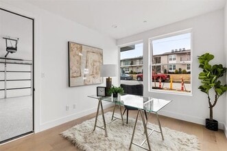 604 N Ewing Ave in Dallas, TX - Building Photo - Building Photo