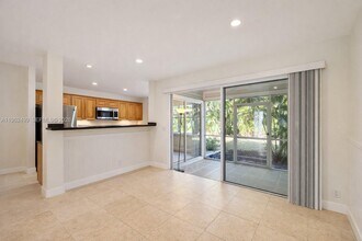 1208 S Military Trail in Boca Raton, FL - Building Photo - Building Photo