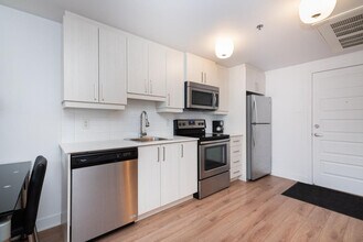 1227 Av. de l'Hôtel-de-Ville in Montréal, QC - Building Photo - Building Photo