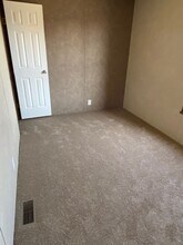 864 Alb Dr in Dickinson, ND - Building Photo - Building Photo