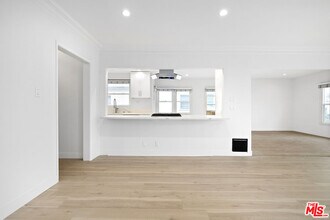 142 N Hamilton Dr in Beverly Hills, CA - Building Photo - Building Photo