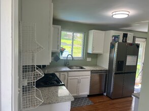 414 Wyndhurst Dr in Coraopolis, PA - Building Photo - Building Photo