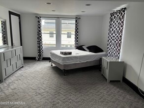 410 Burlington Ave in Bradley Beach, NJ - Foto de edificio - Building Photo