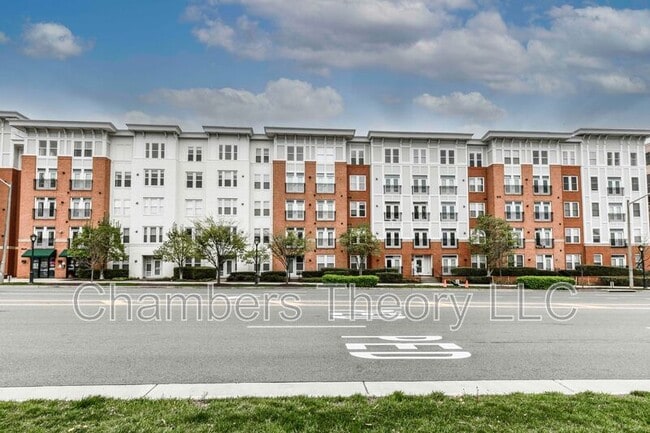 2665 Prosperity Ave in Fairfax, VA - Building Photo - Building Photo