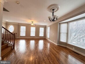 4201 Timber Meadow Dr in Fairfax, VA - Building Photo - Building Photo