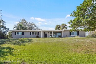 3701 Warwick Dr in Cocoa, FL - Building Photo