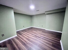 2847 Linden Knoll Ct in Woodbridge, VA - Building Photo