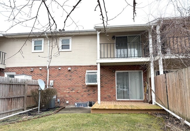 13278 Lake Point Blvd in Belleville, MI - Building Photo - Building Photo